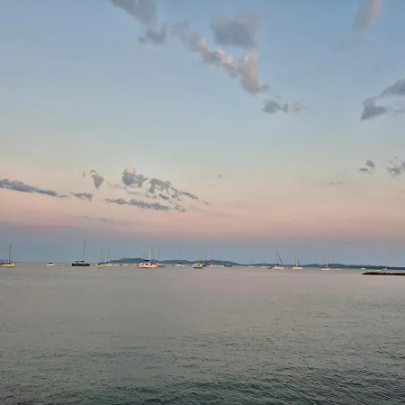 - Port De * Hyères