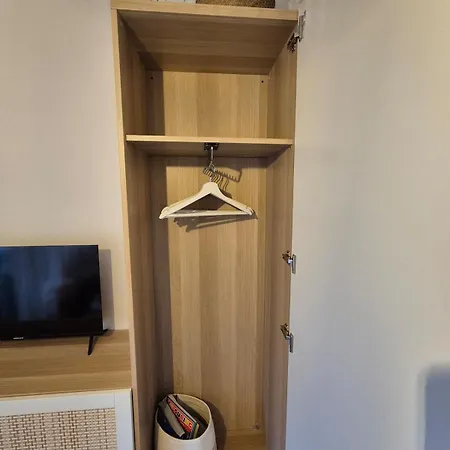 - Port De Apartman Hyères