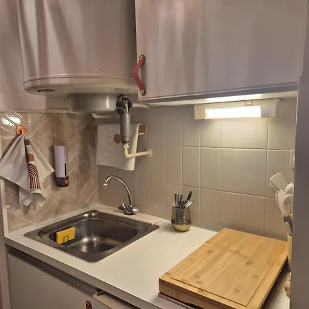 - Port De Daire *